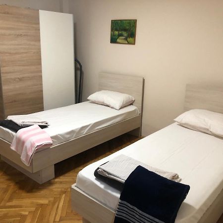 Aleksandra スコピエ エクステリア 写真